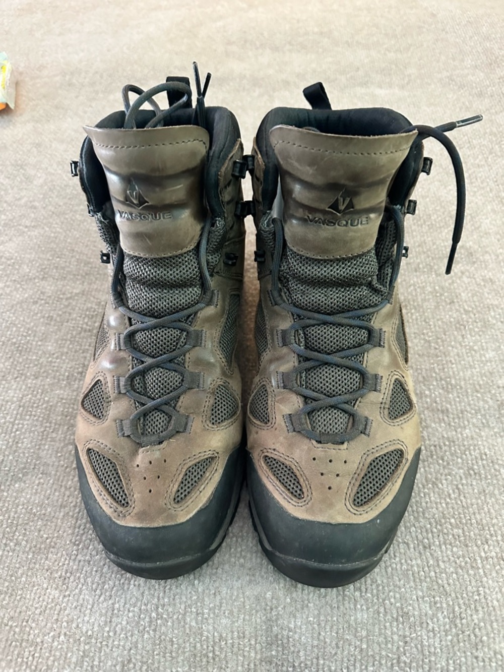 Vasque Brown and Gray Men's Waterproof Trail Boots Size 11 Wide